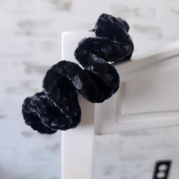 3/$15! Handmade Crocheted Black Velvet Yarn Scrunchie - Picture 2 of 4